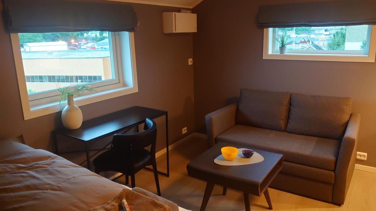 Pa Hjornet Gjestehus Skjervoy Bagian luar foto